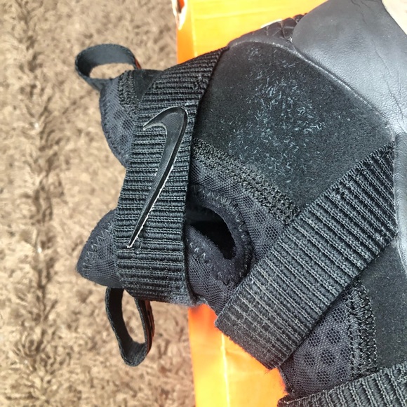 Lebron Soldier 11 - Picture 7 of 11